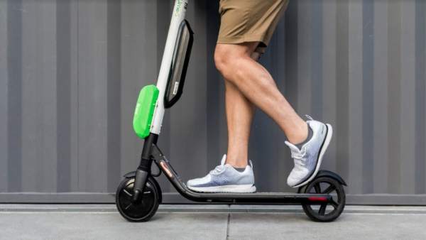 L'Ajuntament de València ordena la retirada dels patinets elèctrics de lloguer dels carrers L'Ajuntament de València ordena la retirada dels patinets elèctrics de lloguer dels carrers