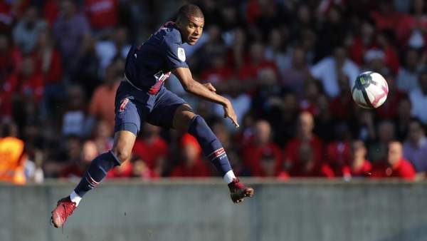 Kylian Mbappé, en un partido con el PSG. Kylian Mbappé, en un partido con el PSG.