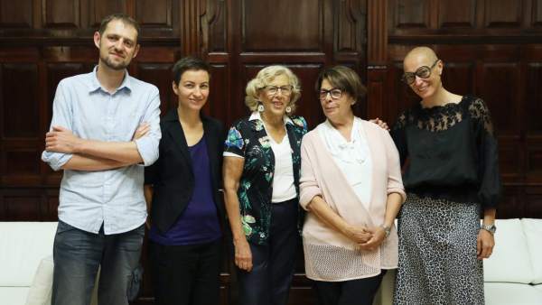 Con la Carmena con la copresidenta del grupo de Los Verdes Con la Carmena con la copresidenta del grupo de Los Verdes