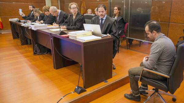Acusado de asesinar a una bebé en Vitoria Acusado de asesinar a una bebé en Vitoria