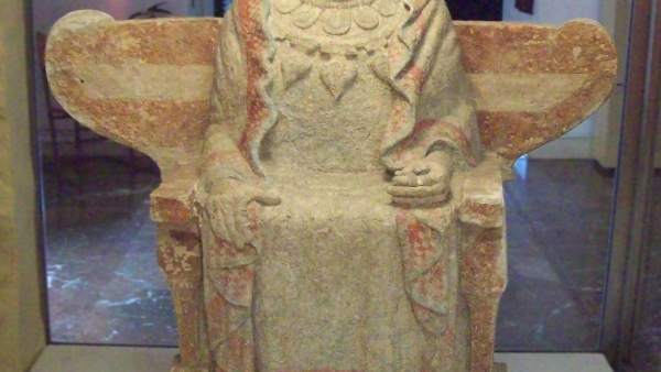 Dama de Baza en el Museo Arquelógico Nacional de España. Dama de Baza en el Museo Arquelógico Nacional de España.