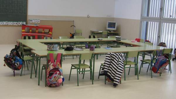 Aula De Un Colegio De Infantil Y Primaria Aula De Un Colegio De Infantil Y Primaria