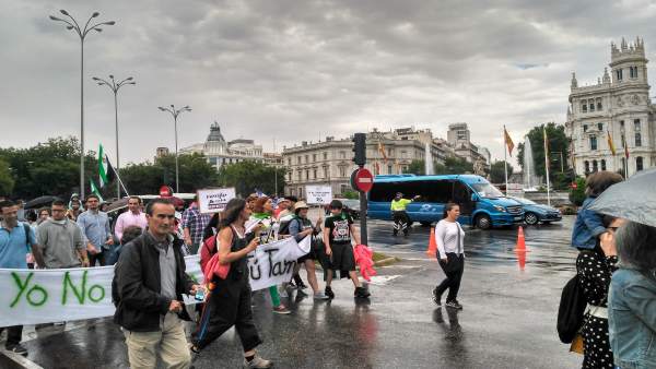 Manifestantes por un tren digno en Extremadura en Madrid Manifestantes por un tren digno en Extremadura en Madrid