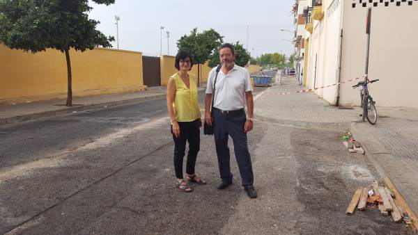 Amparo Pernichi en la calle Periodista Ricardo Rodríguez Amparo Pernichi en la calle Periodista Ricardo Rodríguez