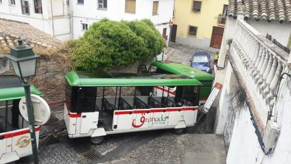 Accidente del tren turístico en Granada Accidente del tren turístico en Granada