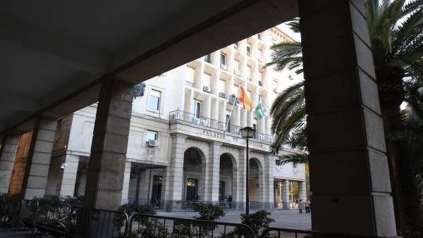 Exterior de la Audiencia Provincial de Sevilla Exterior de la Audiencia Provincial de Sevilla