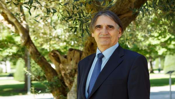 Pedro Arnal, autor de la tesis Pedro Arnal, autor de la tesis