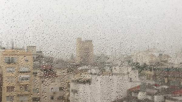 Lluvia en València a través de una ventana Lluvia en València a través de una ventana