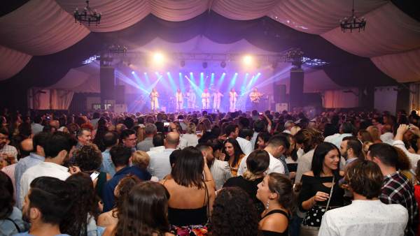 Concierto de Siempre Así en la Feria de Tomares (Sevilla) Concierto de Siempre Así en la Feria de Tomares (Sevilla)