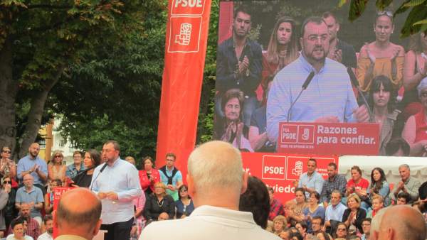 El secretario general de la FSA-PSOE, Adrián Barbón El secretario general de la FSA-PSOE, Adrián Barbón