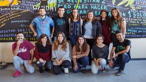 Universitarios participantes en el Proyecto Ruiseñor/Urretxindorra Universitarios participantes en el Proyecto Ruiseñor/Urretxindorra