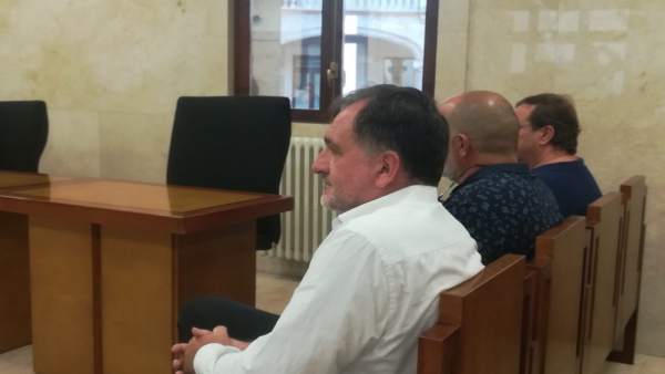 Francesc Buils, Antoni Oliver y Bernat Bauzà en el banquillo de la Audiencia Francesc Buils, Antoni Oliver y Bernat Bauzà en el banquillo de la Audiencia