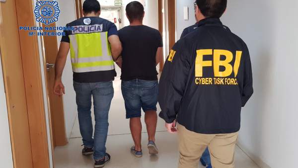 Detenido en Huelva el supuesto autor de ciberataques a nivel mundial. Detenido en Huelva el supuesto autor de ciberataques a nivel mundial.