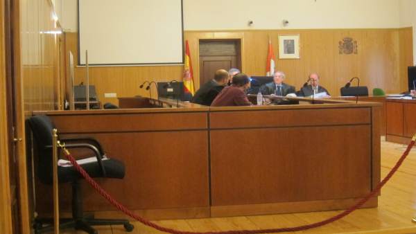 El condenado, durante el juicio este lunes. El condenado, durante el juicio este lunes.