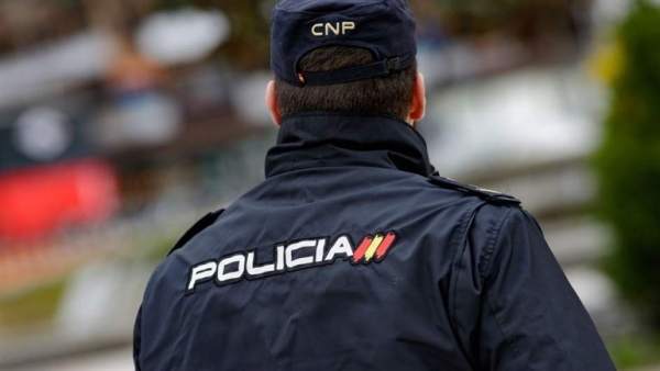 Un agente de la Policía Nacional en imagen de archivo Un agente de la Policía Nacional en imagen de archivo