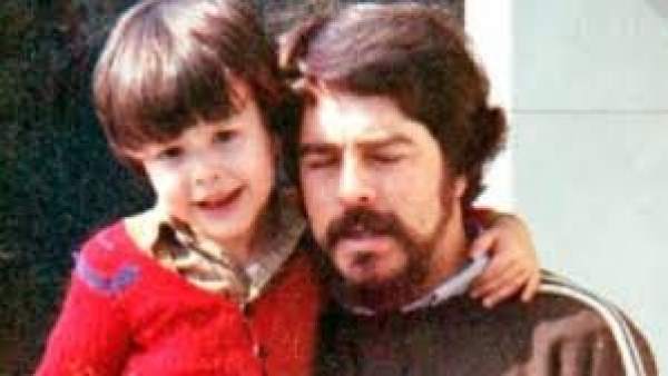 José Miguel Cedillo con su padre, el policía Antonio Cedillo. José Miguel Cedillo con su padre, el policía Antonio Cedillo.