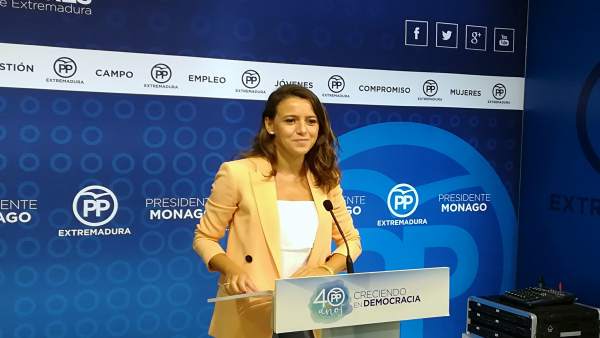 Gema Cortés en rueda de prensa este lunes en Mérida Gema Cortés en rueda de prensa este lunes en Mérida
