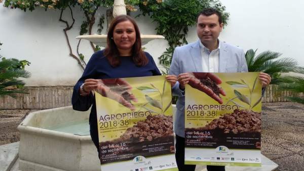Carrillo y Mármol presentan Agropriego Carrillo y Mármol presentan Agropriego