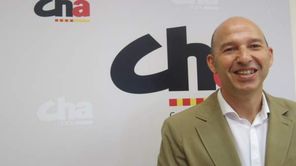 El portavoz del grupo municipal de CHA, Carmelo Asensio El portavoz del grupo municipal de CHA, Carmelo Asensio