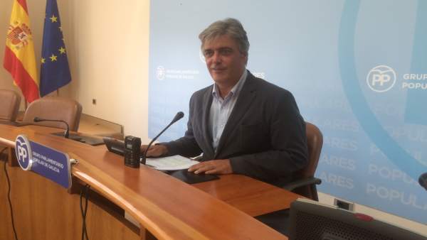 El portavoz del PPdeG, Pedro Puy, en rueda de prensa El portavoz del PPdeG, Pedro Puy, en rueda de prensa
