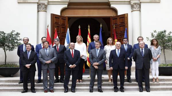 Cumbre de los seis presidentes autonómicos en Zaragoza. Cumbre de los seis presidentes autonómicos en Zaragoza.