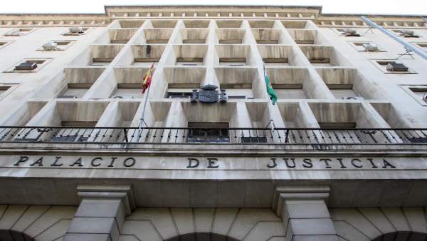 Exteriores de la Audiencia Provincial de Sevilla Exteriores de la Audiencia Provincial de Sevilla