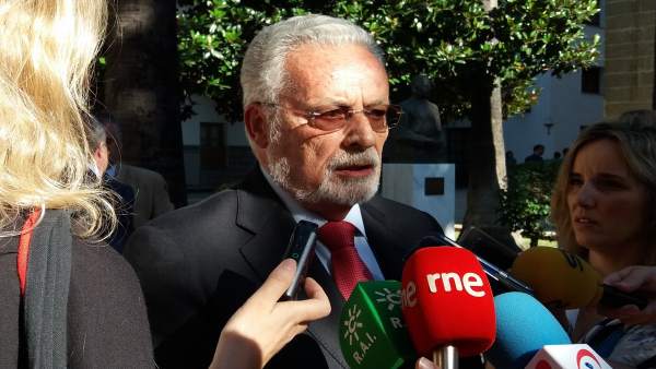 El Defensor del Pueblo Andaluz, Jesús Maeztu, en el Parlamento andaluz El Defensor del Pueblo Andaluz, Jesús Maeztu, en el Parlamento andaluz