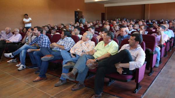 Asamblea de la Plataforma en Defensa de los Regadíos del Condado. Asamblea de la Plataforma en Defensa de los Regadíos del Condado.