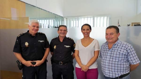 Reunión con la Policía Reunión con la Policía