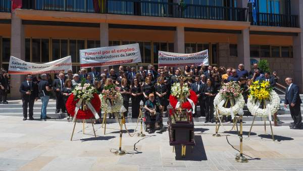 Protesta de trabajadores de Tanatorios de Córdoba Protesta de trabajadores de Tanatorios de Córdoba