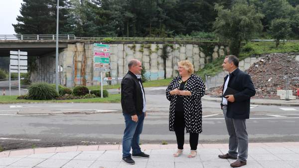 La diputada Aintzane Oiarbide en Aretxabaleta La diputada Aintzane Oiarbide en Aretxabaleta
