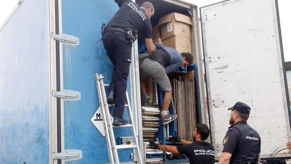 Hallados 69 inmigrantes ocultos en atracciones de feria en Melilla   778507-600-338