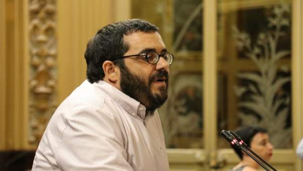 El conseller Vicenç Vidal durante el pleno del Parlament El conseller Vicenç Vidal durante el pleno del Parlament