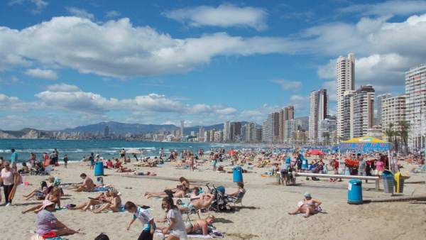 Una playa de Benidorm Una playa de Benidorm