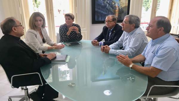 Noelia Arroyo se reúne con el vicario episcopal de Cartagena Noelia Arroyo se reúne con el vicario episcopal de Cartagena