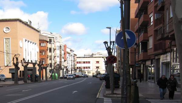 Edificio del futuro centro Rodríguez Paterna, al final de Avenida de Viana Edificio del futuro centro Rodríguez Paterna, al final de Avenida de Viana