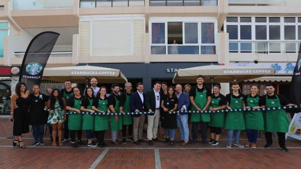 Nuevo Starbucks en la playa de Las Canteras Nuevo Starbucks en la playa de Las Canteras