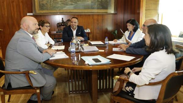Reunión de representantes del PSN con Margarita Robles. Reunión de representantes del PSN con Margarita Robles.
