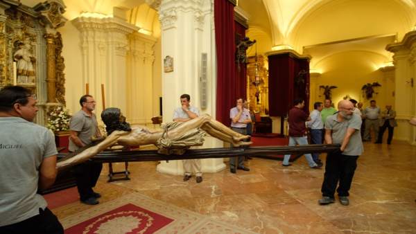 Pedro Manzano Beltrán restaurará el Cristo de la Buena Muerte Pedro Manzano Beltrán restaurará el Cristo de la Buena Muerte
