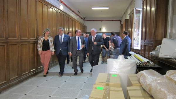 Lambán, Alegría y Mayoral han visitado hoy la Facultad de Filosofía y Letras Lambán, Alegría y Mayoral han visitado hoy la Facultad de Filosofía y Letras