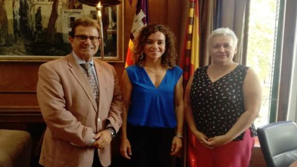Rector de la UIB, L. Huguet, y delegada del Gobierno en Baleares, R. Sánchez Rector de la UIB, L. Huguet, y delegada del Gobierno en Baleares, R. Sánchez