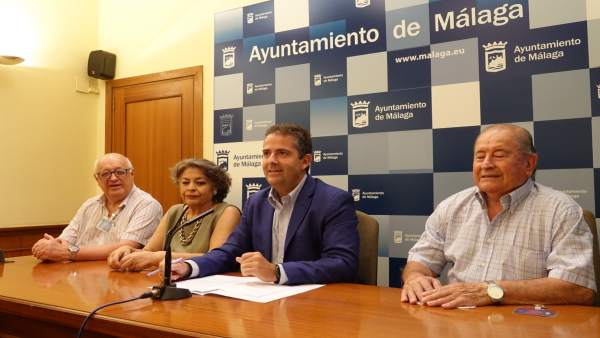El Ayuntamiento De Málaga Informa: Talleres Para Mayores En El Distrito Málaga E El Ayuntamiento De Málaga Informa: Talleres Para Mayores En El Distrito Málaga E