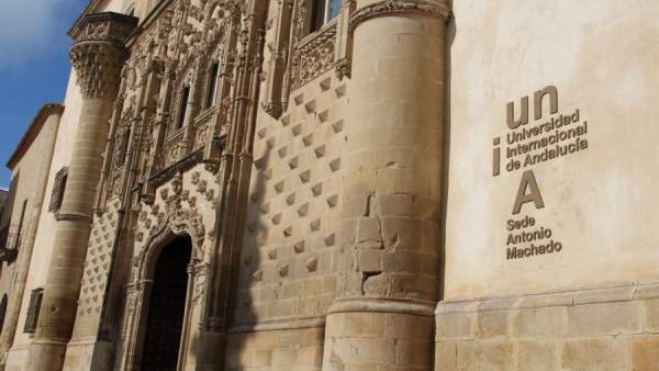 Palacio de Jabalquinto, sede de la UNIA en Baeza Palacio de Jabalquinto, sede de la UNIA en Baeza