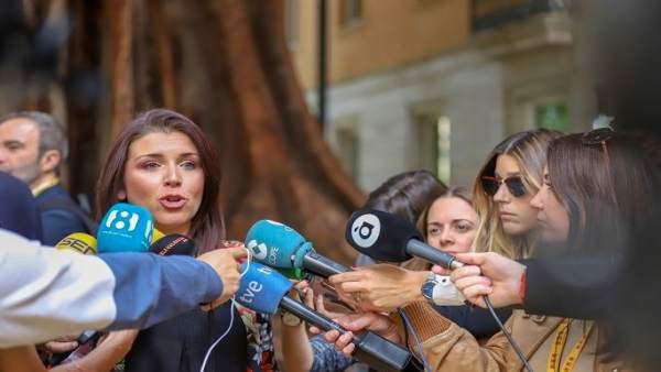 Cs afirma que el màster de Montón "pinta molt mal" i que ha de dimitir si no ho aclareix Cs afirma que el màster de Montón "pinta molt mal" i que ha de dimitir si no ho aclareix