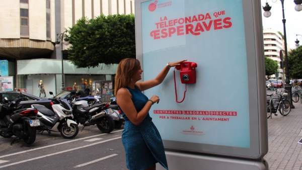 La edil Sandra Gómez descuelga el teléfono La edil Sandra Gómez descuelga el teléfono