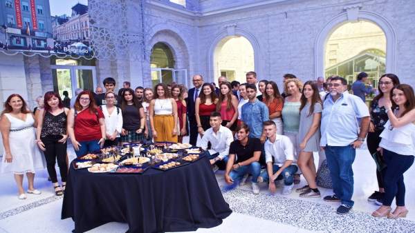 Presentación de la nueva titulación de la UA Presentación de la nueva titulación de la UA