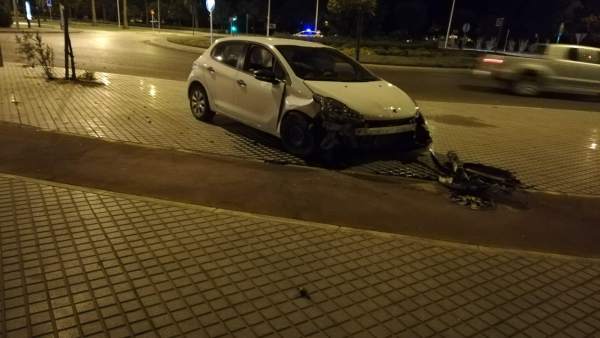 Vehículo dañado Vehículo dañado