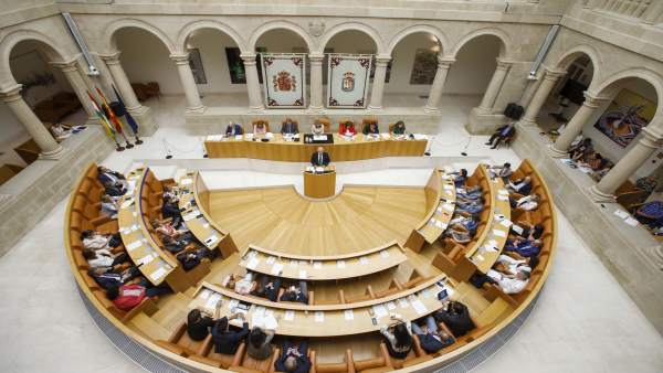 Ceniceros interviene en el Parlamento de La Rioja Ceniceros interviene en el Parlamento de La Rioja