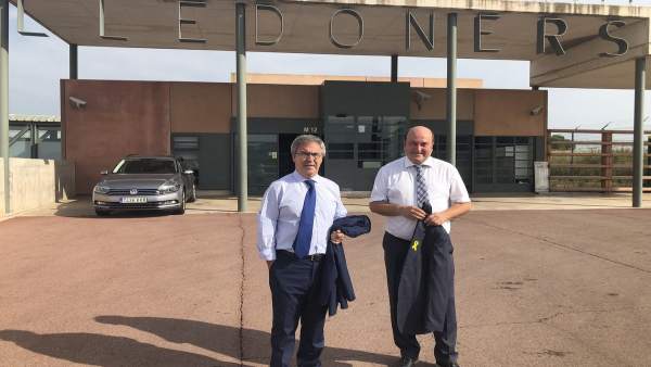 Andoni Ortuzar y Joseba Aurrekoetxea tras abandonar la cárcel de Lledoners Andoni Ortuzar y Joseba Aurrekoetxea tras abandonar la cárcel de Lledoners