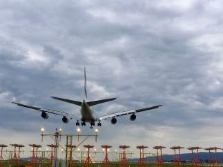 Aeropuerto de Barcelona, avión, aterrizaje